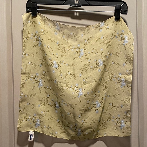 Old Navy Accessories - Old Navy Sheer Olive Green Floral Square Scarf 17x17